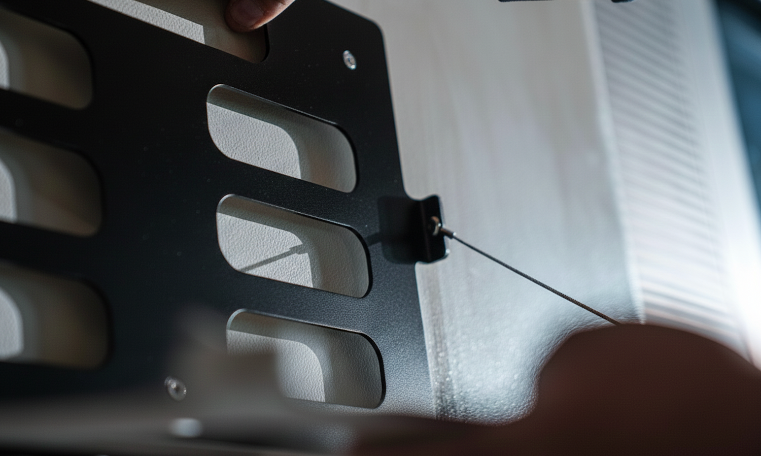 Notebook Haltersystem im realen Praxiseinsatz in technischen Arbeitsumgebungen.